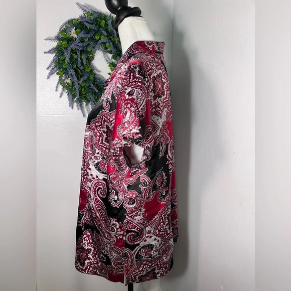 Cato Woman, 18/20W, Asian inspired satin finish short sleeve hidden button front - Picture 4 of 8